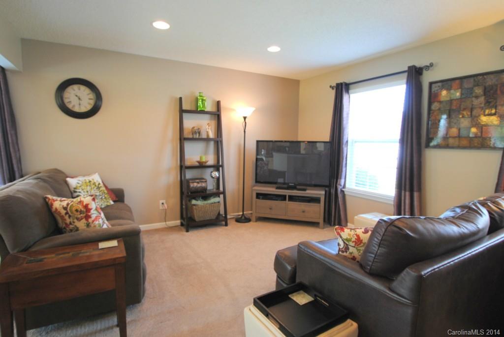 5550 Mt Mansfield Road Charlotte, NC 28278 - Photo 3 of 23