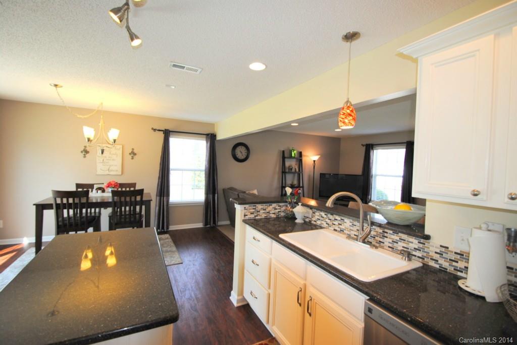 5550 Mt Mansfield Road Charlotte, NC 28278 - Photo 5 of 23