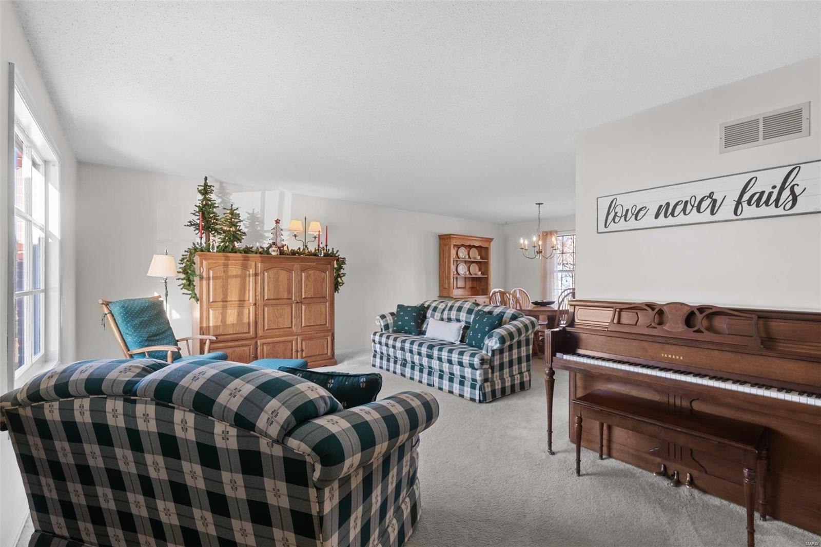 7 Connemara Road St. Peters, MO 63376 - Photo 4 of 40