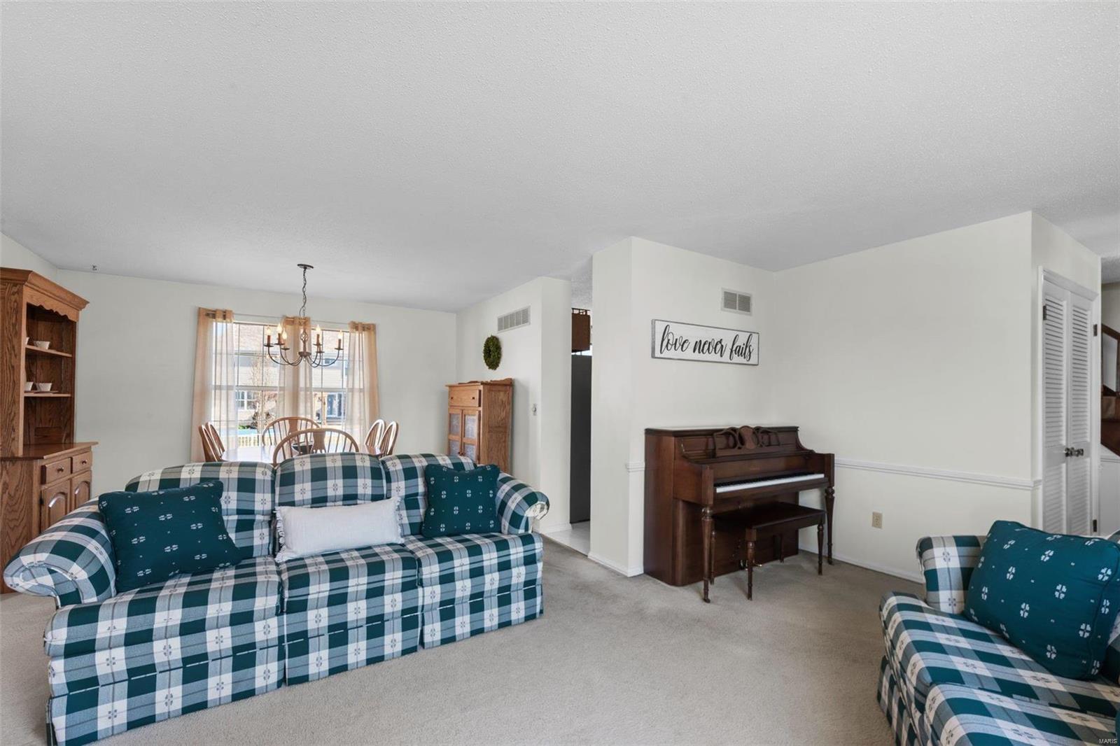 7 Connemara Road St. Peters, MO 63376 - Photo 6 of 40