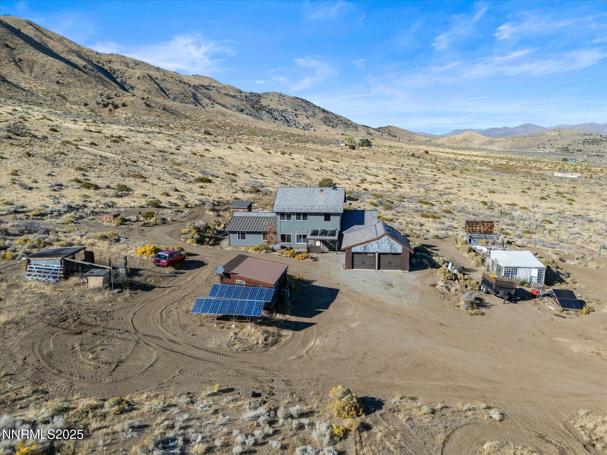 20 Prairie Way Reno, NV 89506 - Photo 16 of 48 a view of roof with ocean view
