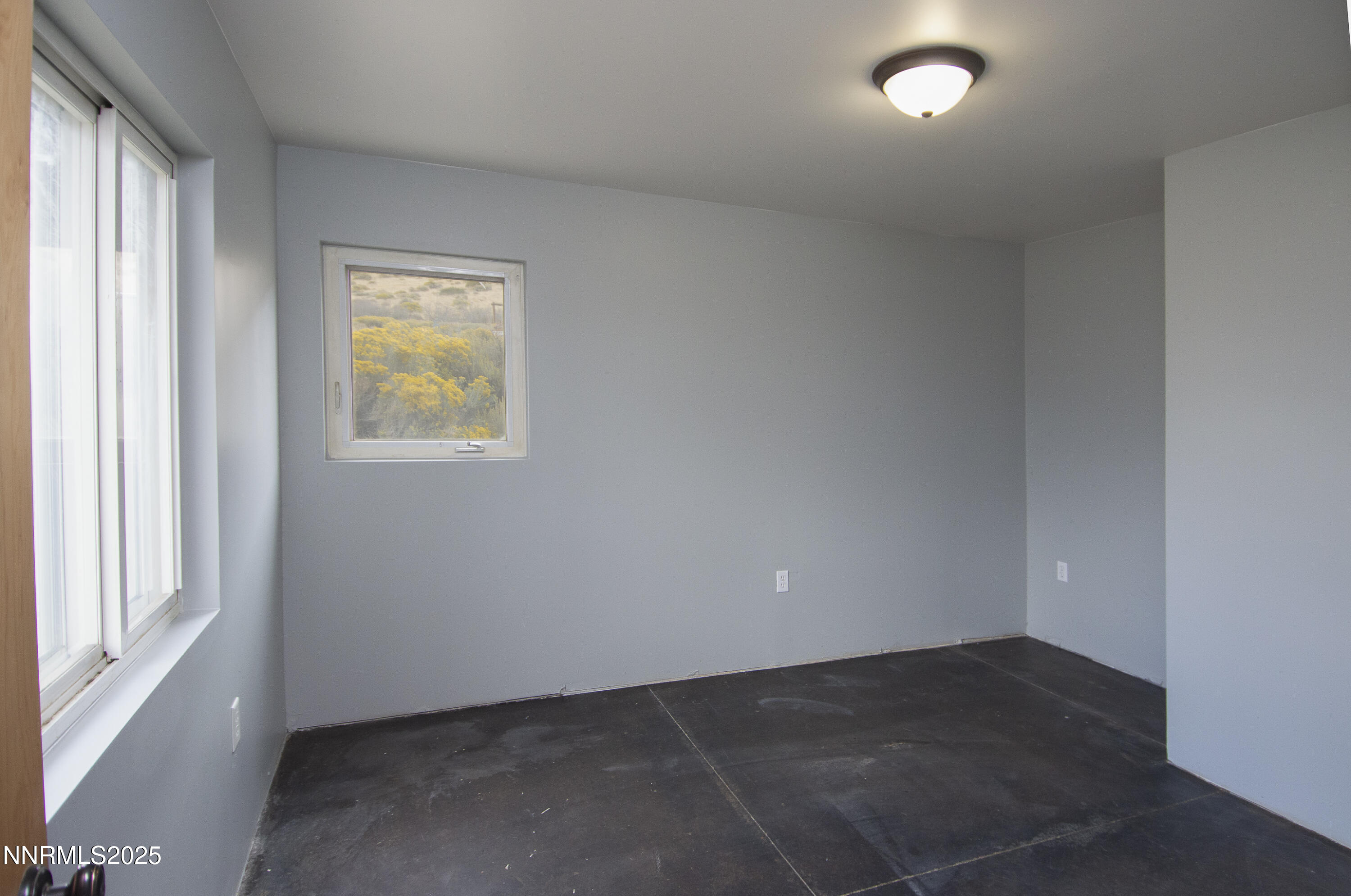 20 Prairie Way Reno, NV 89506 - Photo 45 of 48 an empty room with a window