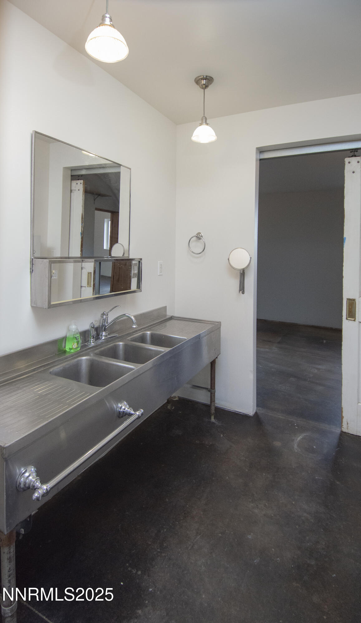 20 Prairie Way Reno, NV 89506 - Photo 47 of 48 a kitchen with stainless steel appliances a sink and a stove