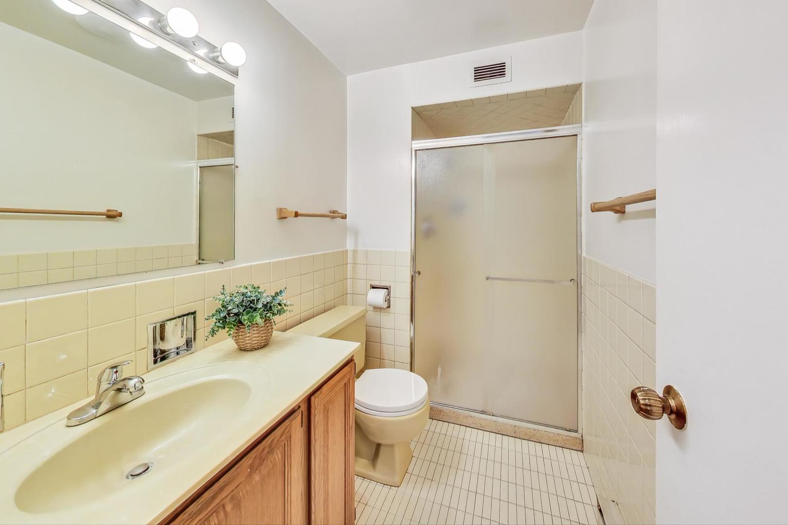6007 North Sheridan Road, Unit 5D Chicago, IL 60660 - Photo 15 of 26 Gallery Image 15