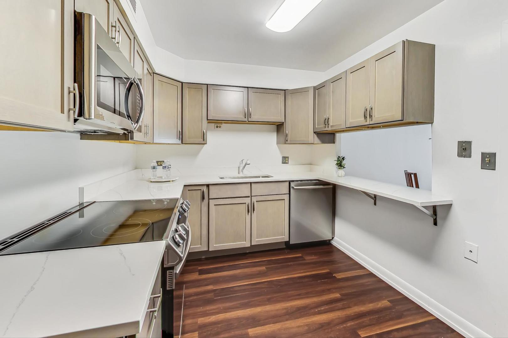 6007 North Sheridan Road, Unit 5D Chicago, IL 60660 - Photo 8 of 26 Gallery Image 8