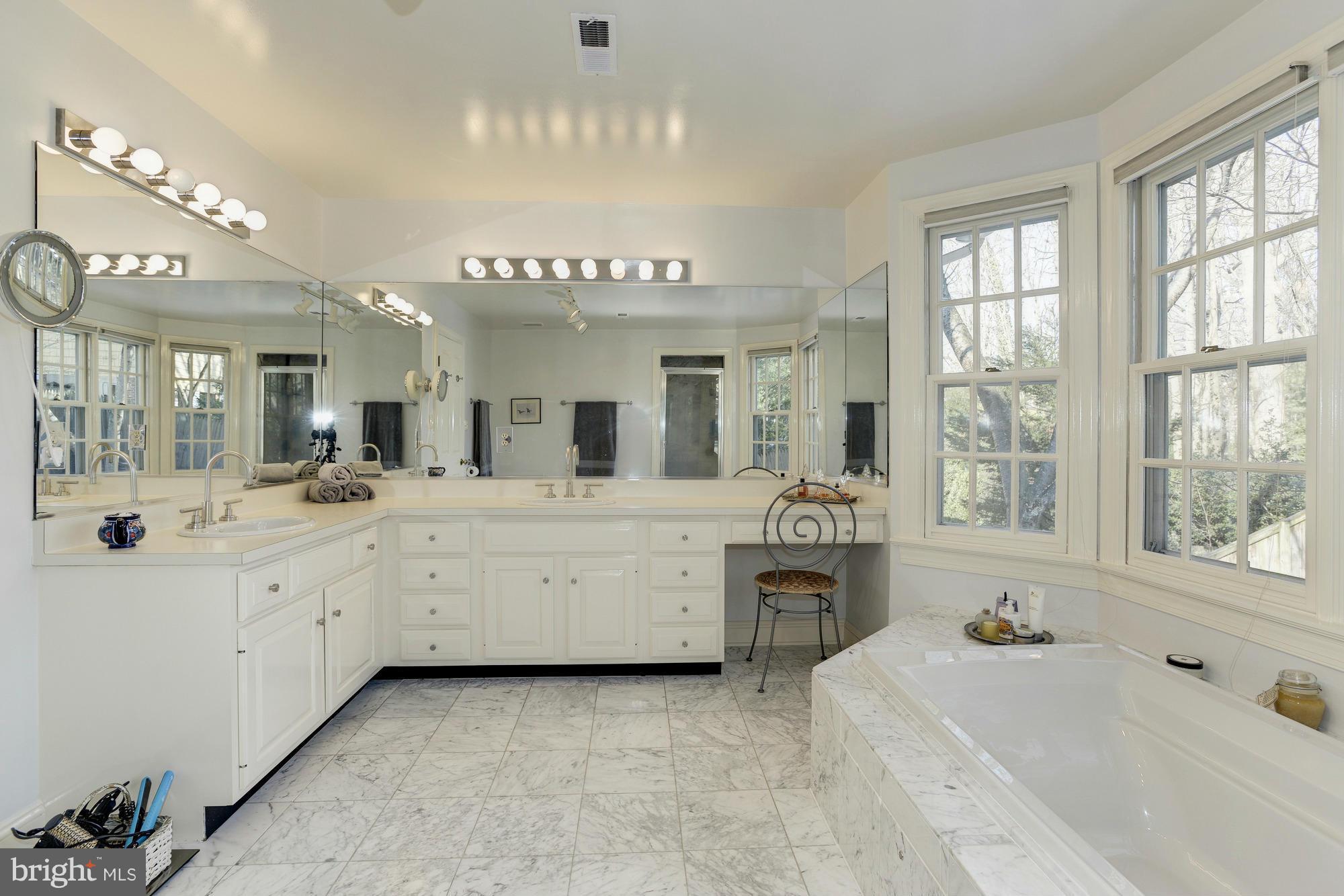 6207 Winnebago Road Bethesda, MD 20816 - Photo 11 of 19 Master Suite