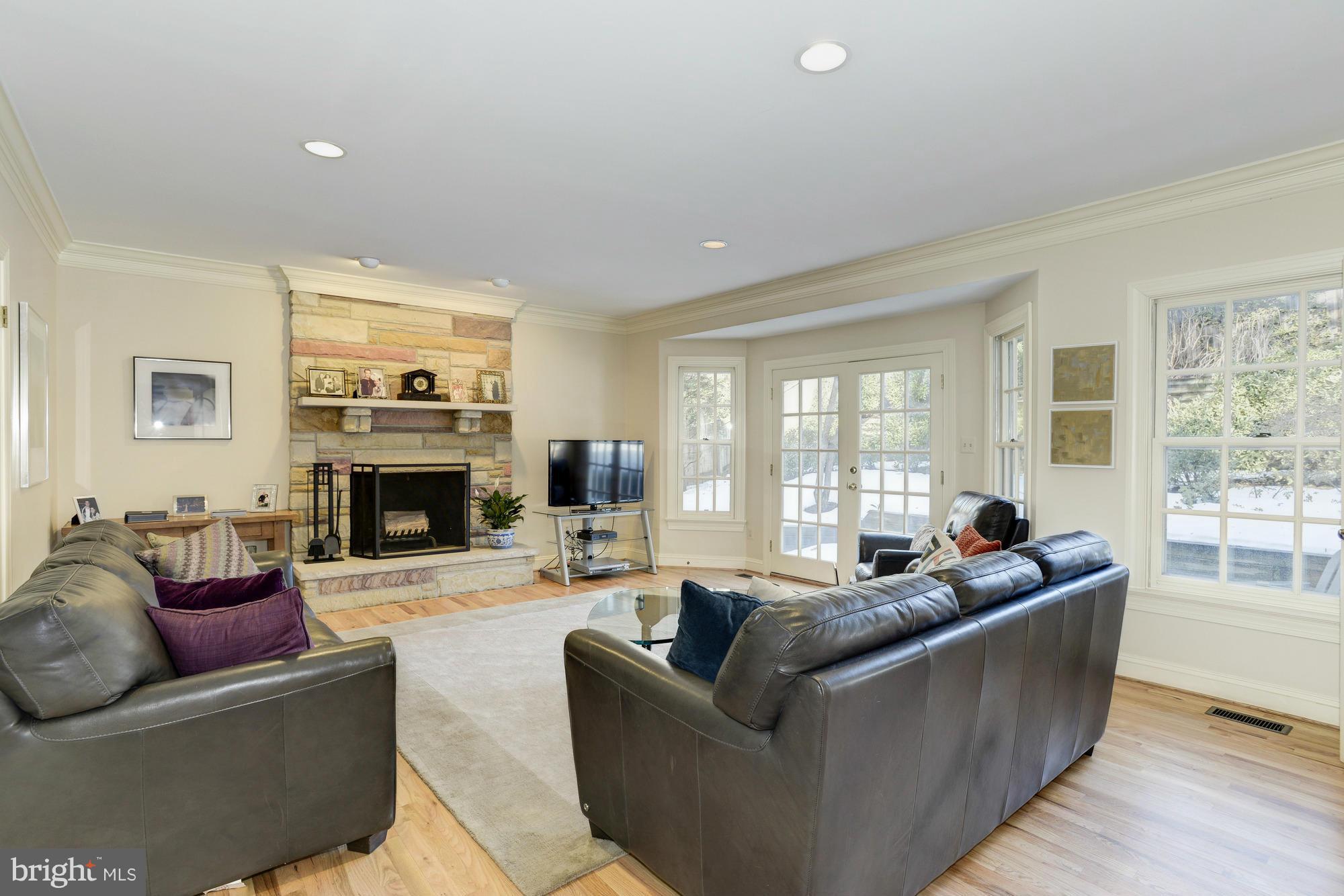 6207 Winnebago Road Bethesda, MD 20816 - Photo 6 of 19 Adjacent Family Room