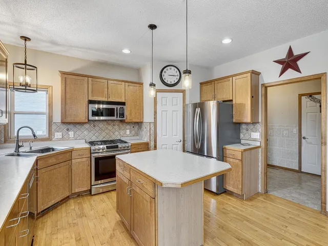 $550,000 | 1234 Windmill Creek North, Waconia, MN 55387