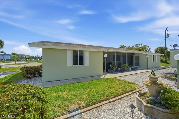 $1,250 | 4956 Viceroy Street, Unit 2, Cape Coral, FL 33904