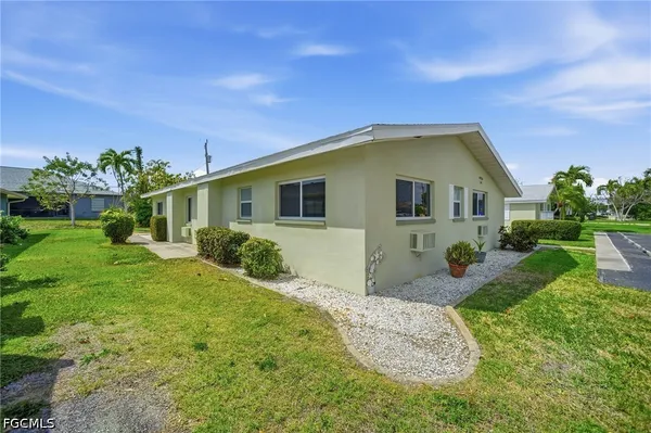 $1,250 | 4956 Viceroy Street, Unit 2, Cape Coral, FL 33904
