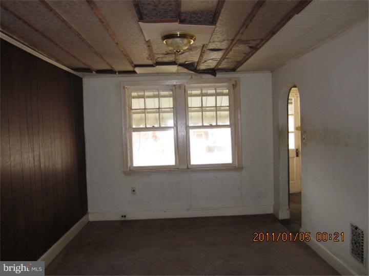 3061 South Atlanta Road Camden, NJ 08104 - Photo 3 of 6 Dining Room