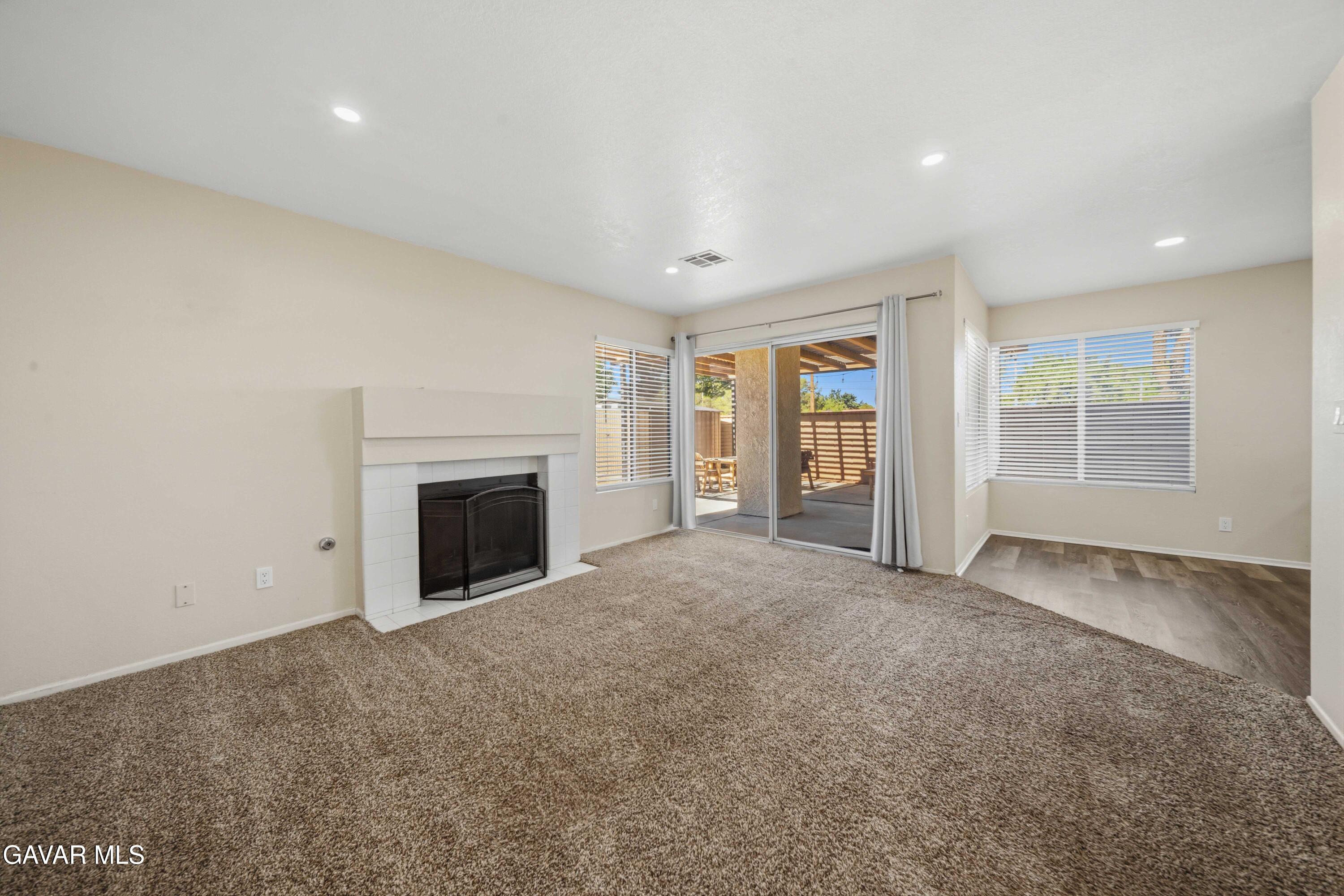 43753 Rialto Drive Lancaster, CA 93535 - Photo 14 of 38 43753 Rialto Dr Lancaster-10