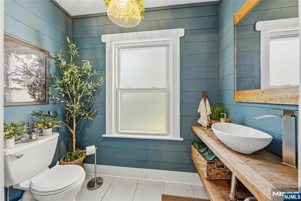 344 Rutherford Avenue Lyndhurst, NJ 07071 - Photo 10 of 22 Gallery Image 10