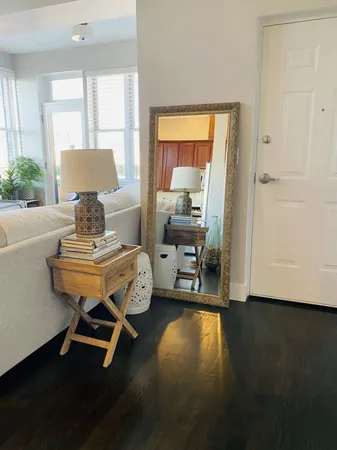 $3,700 | 744 North May Street, Unit 401, Chicago, IL 60642