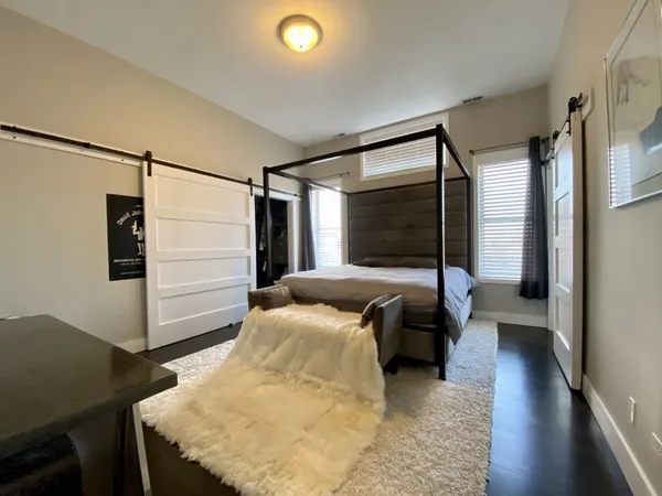 $3,700 | 744 North May Street, Unit 401, Chicago, IL 60642