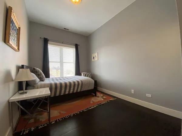 $3,700 | 744 North May Street, Unit 401, Chicago, IL 60642