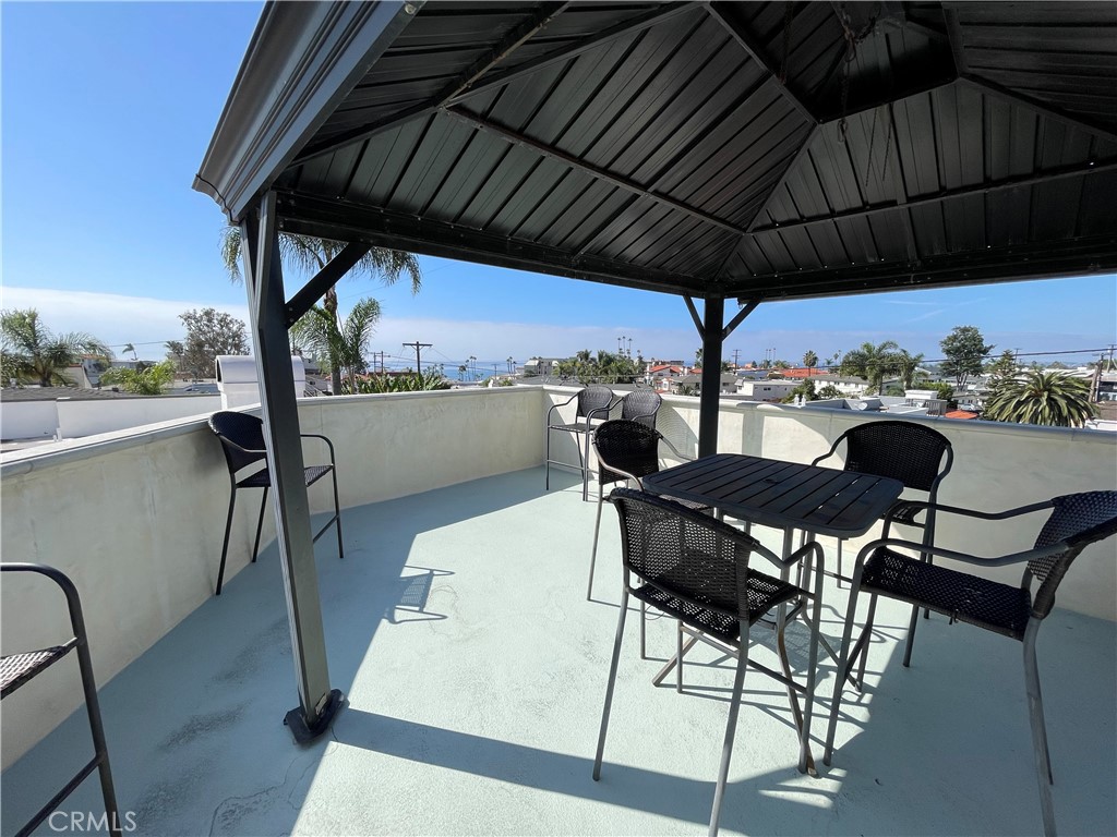 258 Avenida Victoria, Unit D San Clemente, CA 92672 - Photo 12 of 12 a view of a outdoor seating area with furniture
