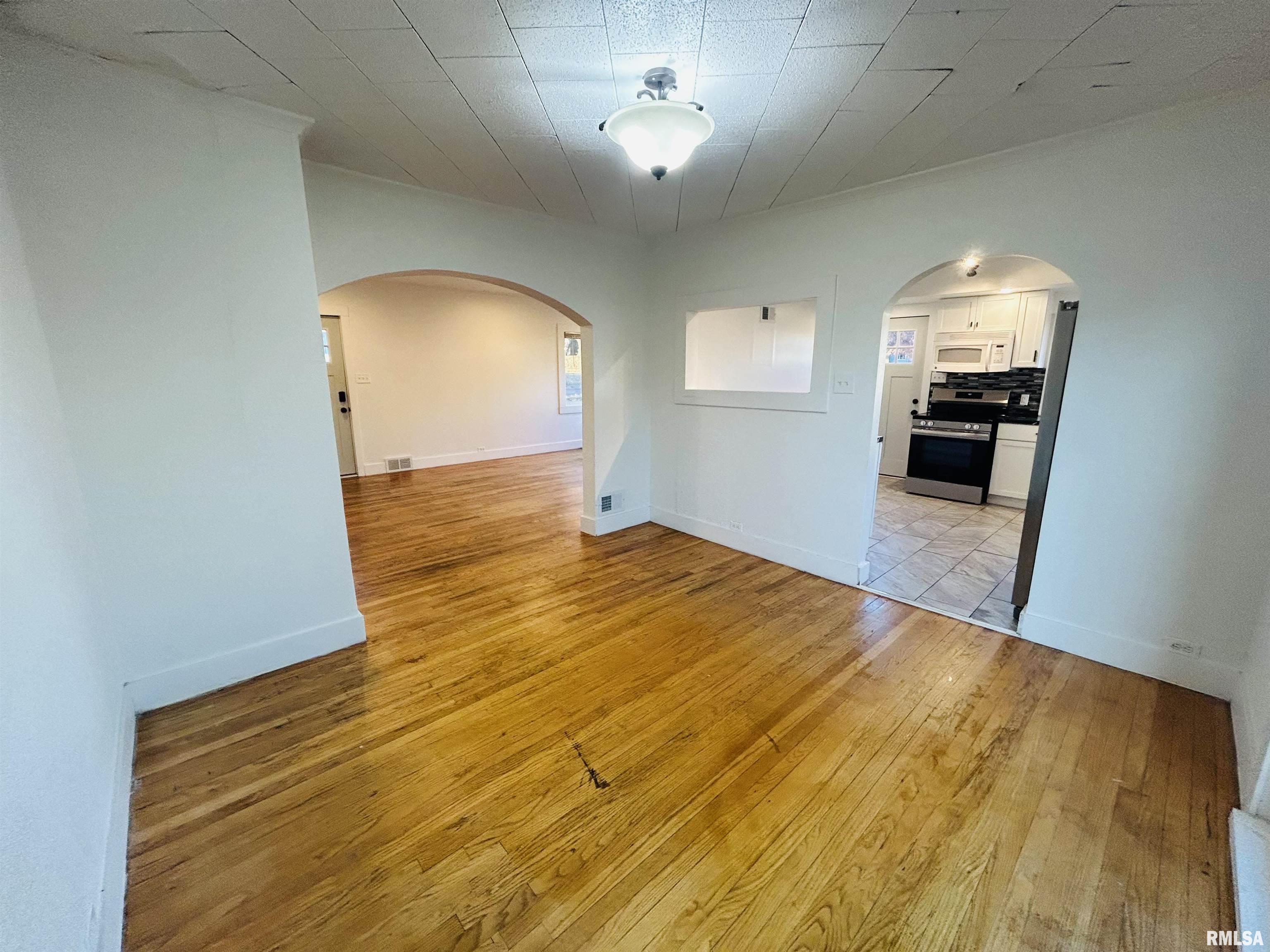 2401 Prospect Avenue Clinton, IA 52732 - Photo 9 of 26