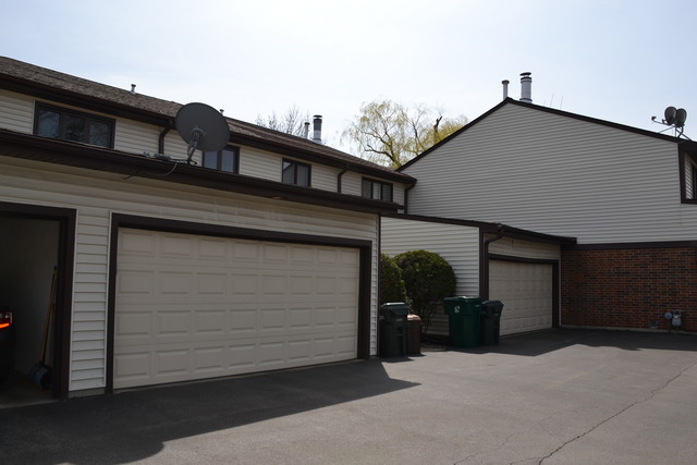 786 Greenwood Road Northbrook, IL 60062 - Photo 2 of 25