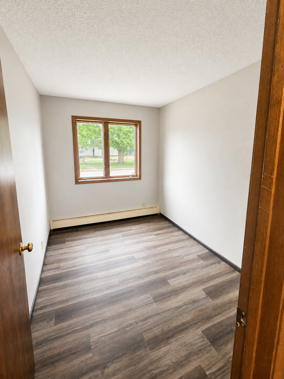 222 6th Street Southwest, Unit 2 Madelia, MN 56062 - Photo 5 of 9