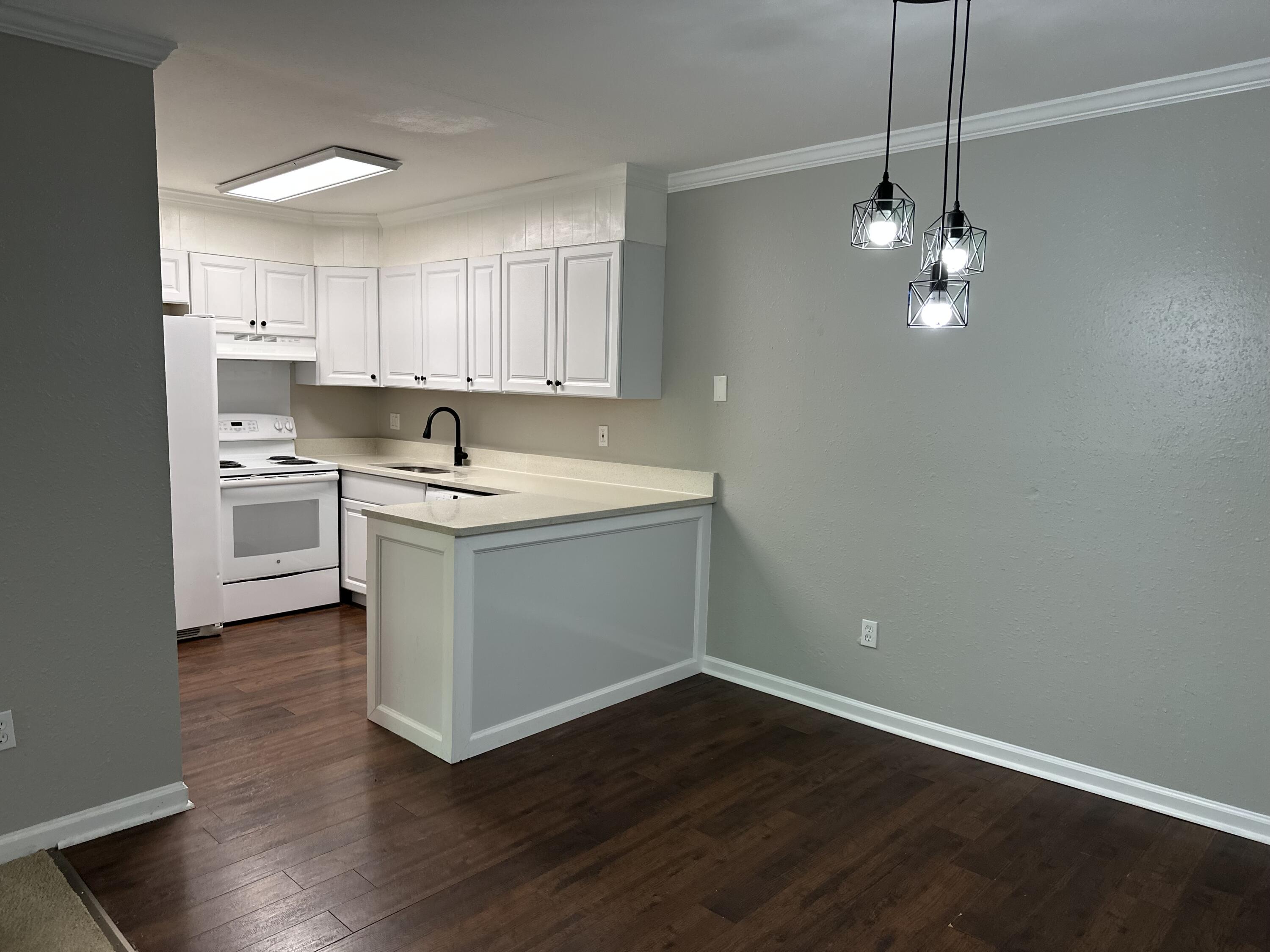 900 Mountain Creek Road, Unit Q 284 Chattanooga, TN 37405 - Photo 7 of 15 IMG_2878