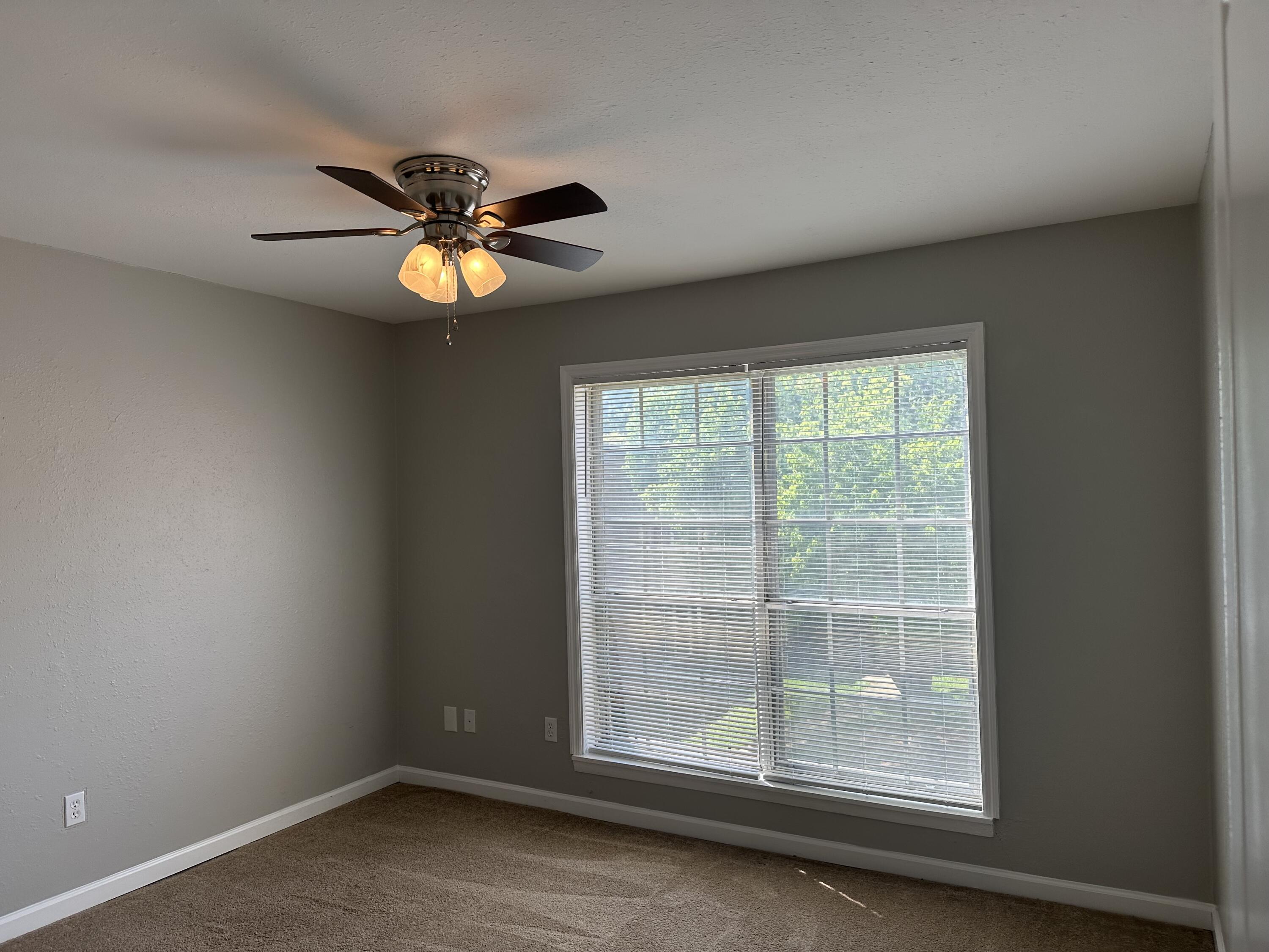 900 Mountain Creek Road, Unit Q 284 Chattanooga, TN 37405 - Photo 9 of 15 IMG_2861