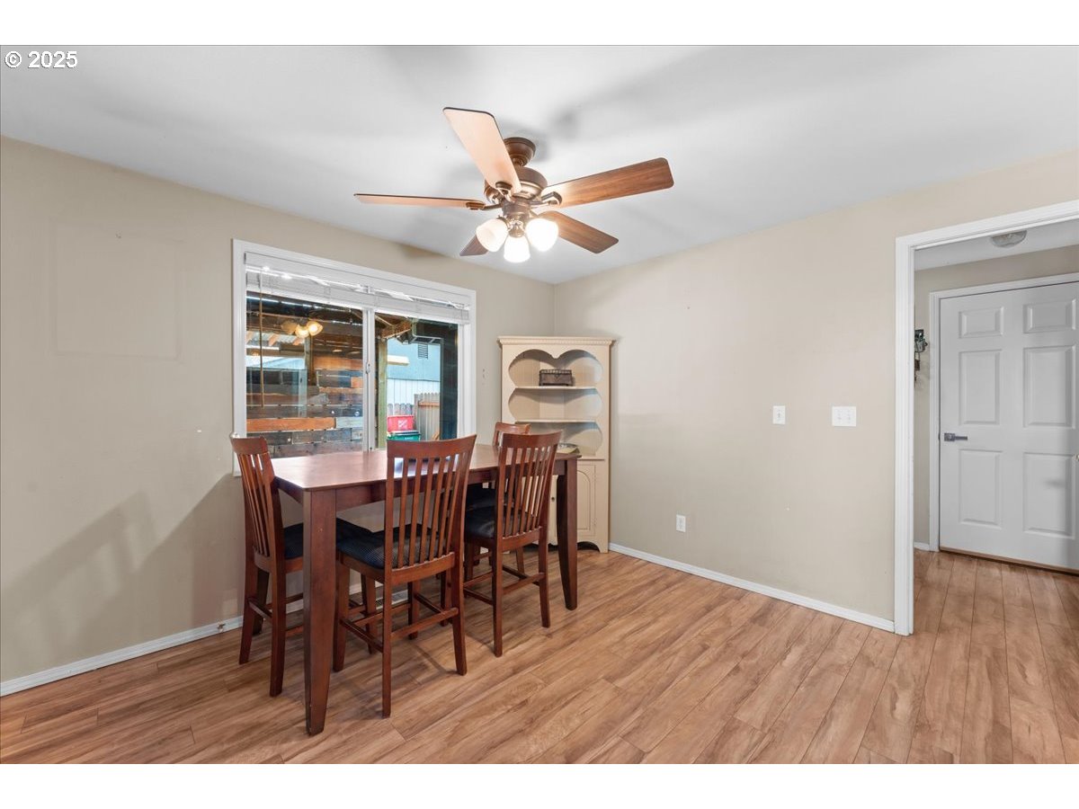 3213 Maple Place Forest Grove, OR 97116 - Photo 15 of 40 Dining Area
