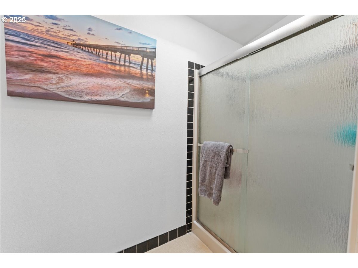 3213 Maple Place Forest Grove, OR 97116 - Photo 20 of 40 Bathroom, Attached