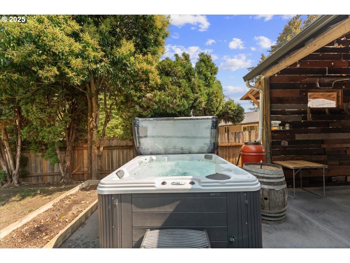 3213 Maple Place Forest Grove, OR 97116 - Photo 34 of 40 Hot Tub