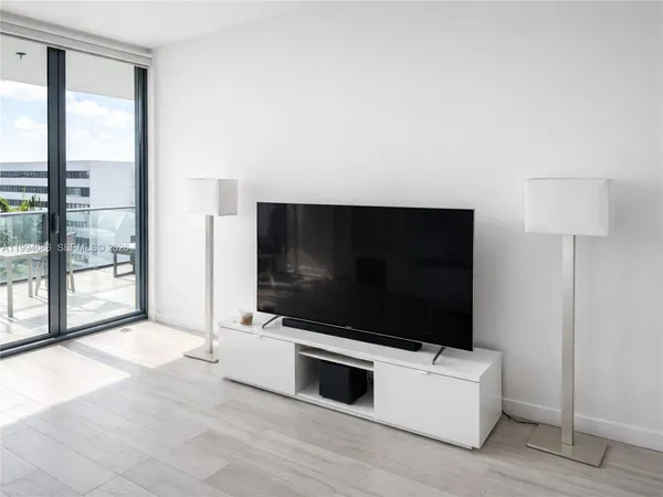 $4,800 | 480 Northeast 31st Street, Unit 802, Miami, FL 33137