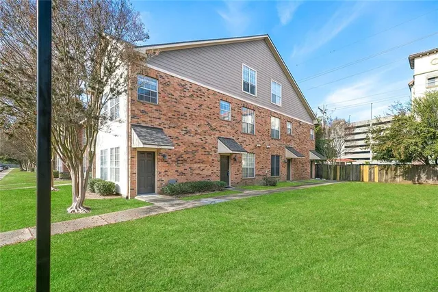 $164,999 | 710 East Boyd Drive, Unit 906, Baton Rouge, LA 70808