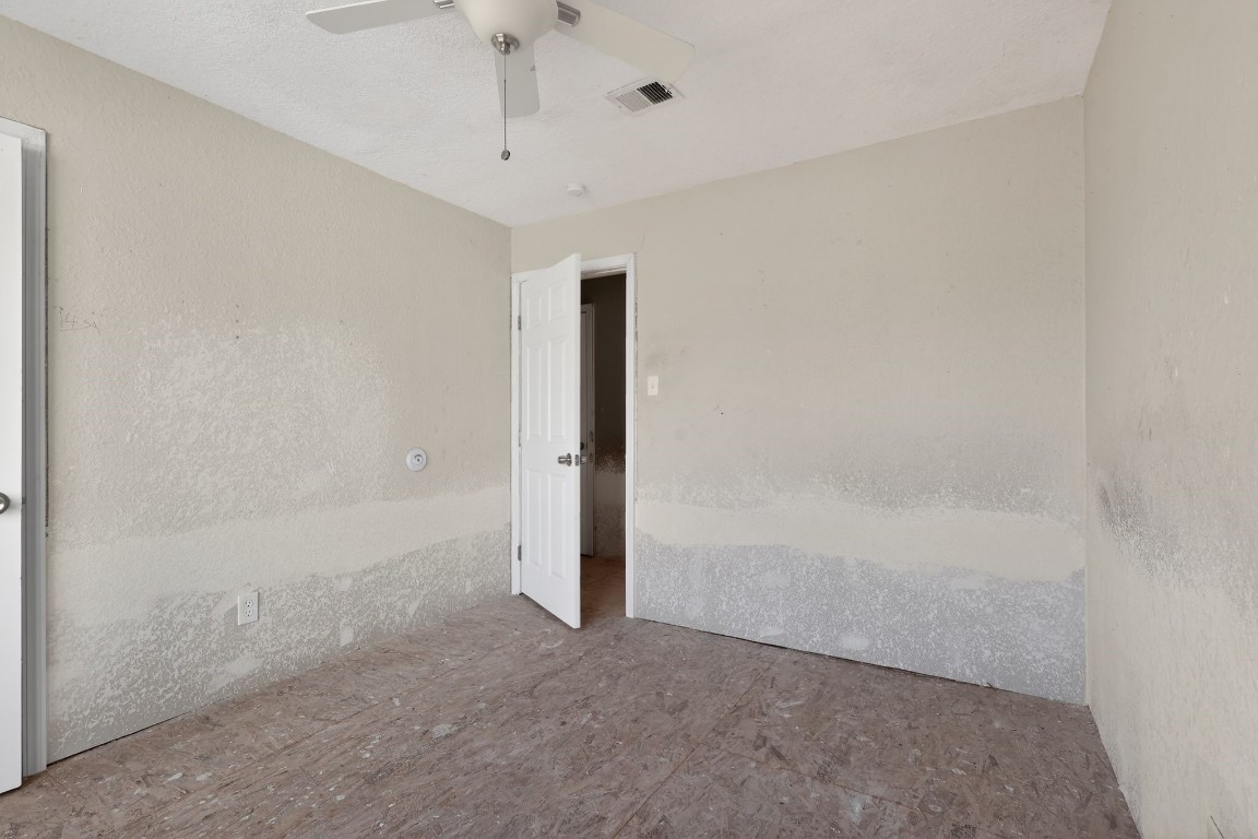 712 East Peach Street Angleton, TX 77515 - Photo 16 of 44