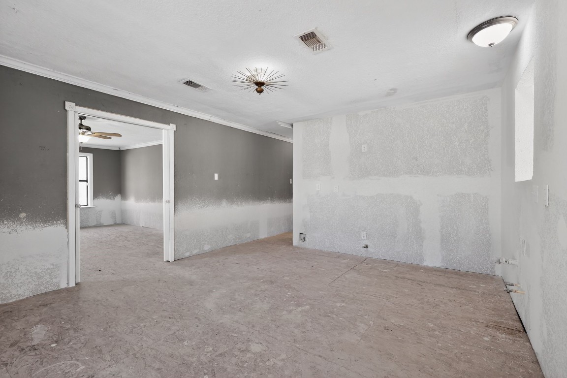 712 East Peach Street Angleton, TX 77515 - Photo 23 of 44
