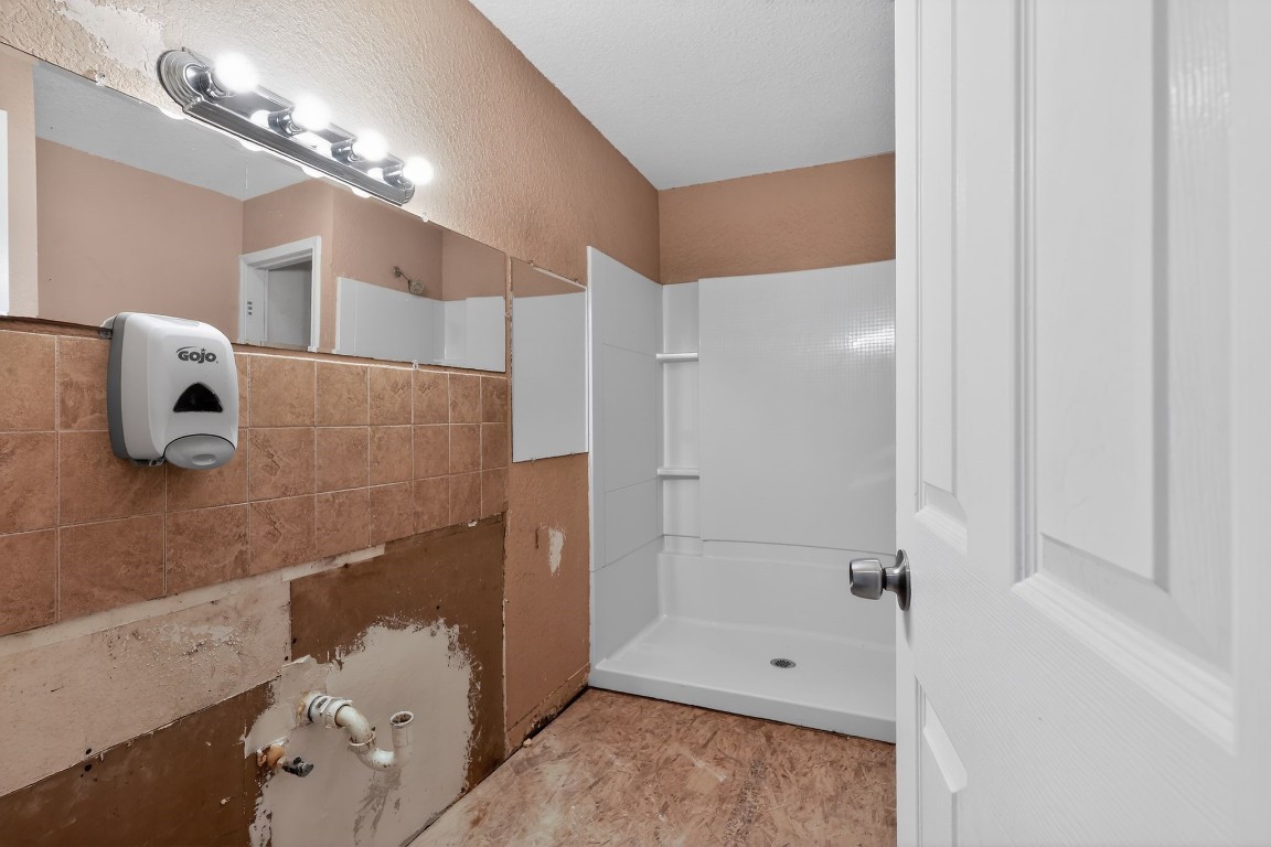 712 East Peach Street Angleton, TX 77515 - Photo 37 of 44