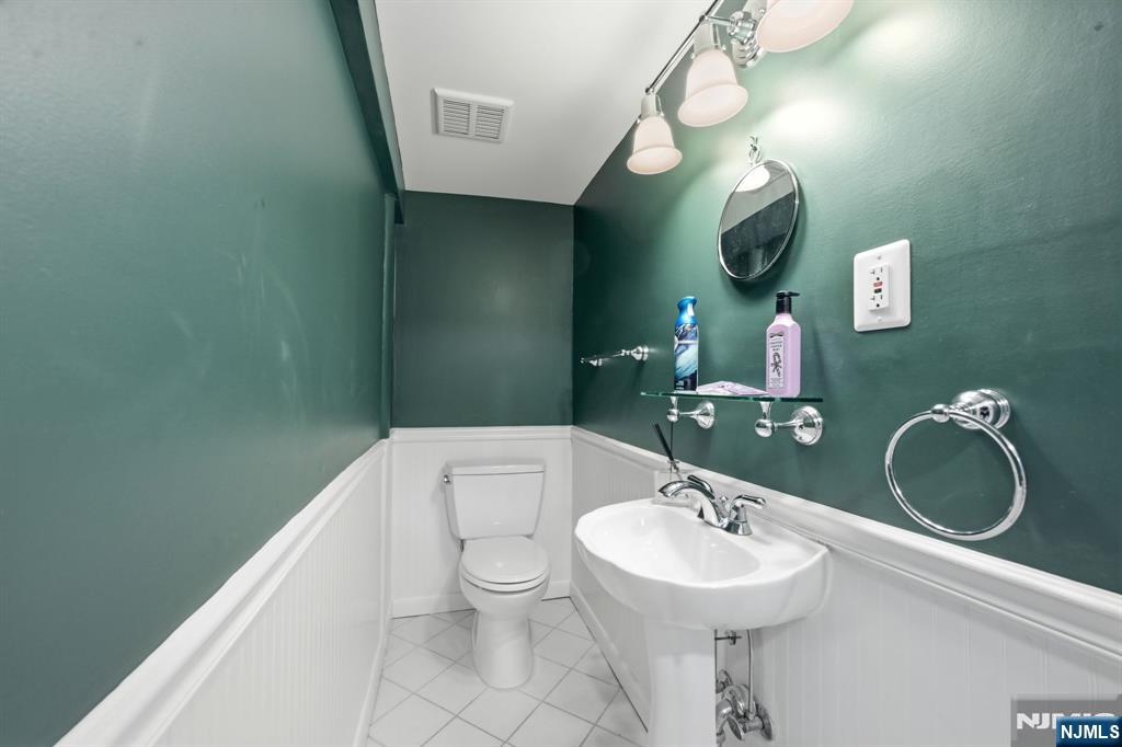 119 Ploch Road Clifton, NJ 07013 - Photo 21 of 28 Gallery Image 21