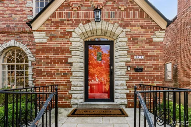 $440,000 | 7818 Stanford Avenue, University City, MO 63130