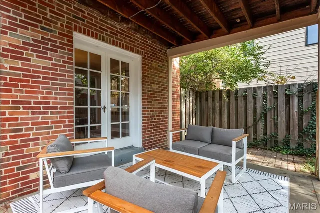 $440,000 | 7818 Stanford Avenue, University City, MO 63130