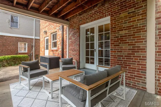 $440,000 | 7818 Stanford Avenue, University City, MO 63130