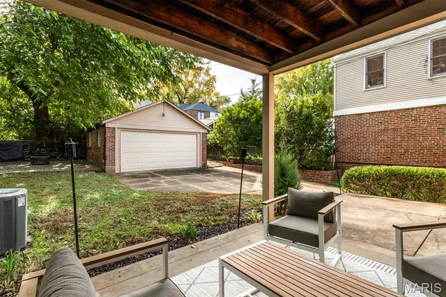 $440,000 | 7818 Stanford Avenue, University City, MO 63130