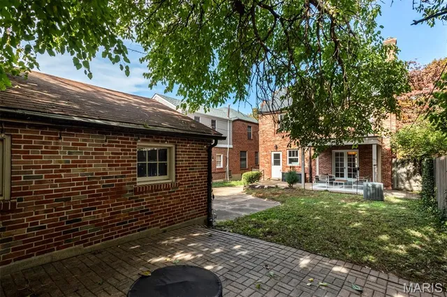 $440,000 | 7818 Stanford Avenue, University City, MO 63130