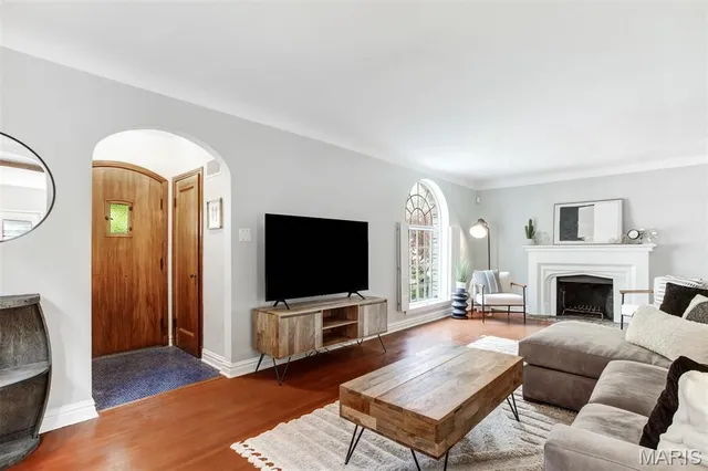 $440,000 | 7818 Stanford Avenue, University City, MO 63130