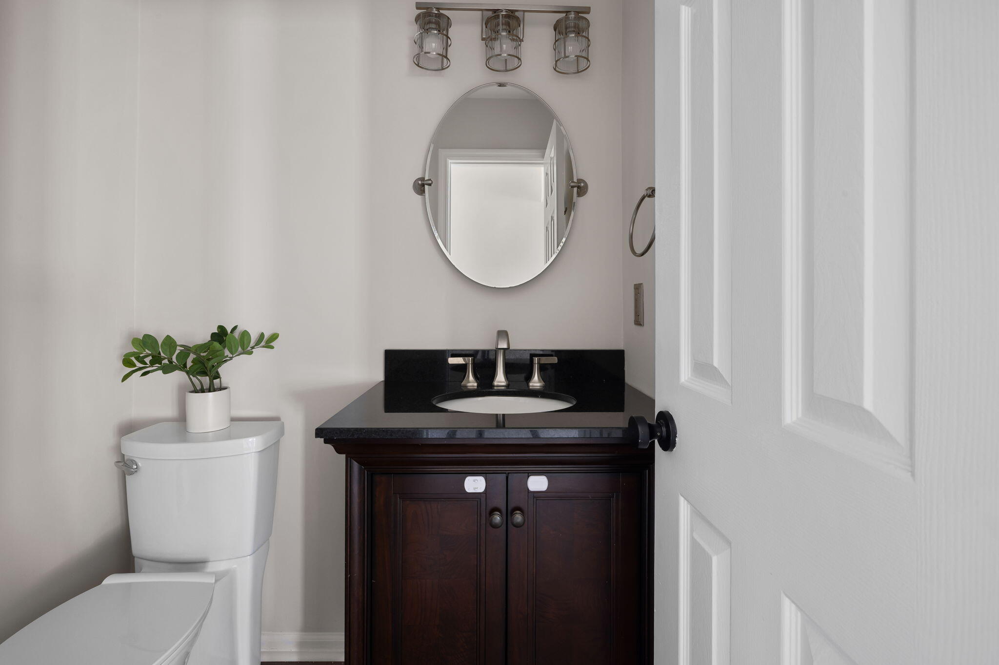 1490 Diamond Boulevard Mount Pleasant, SC 29466 - Photo 12 of 23 Half Bath