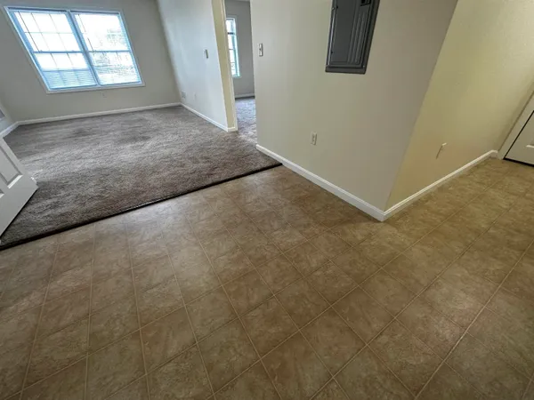$1,961 | 20 Sentinel Court, Unit 210, Manchester, NH 03103