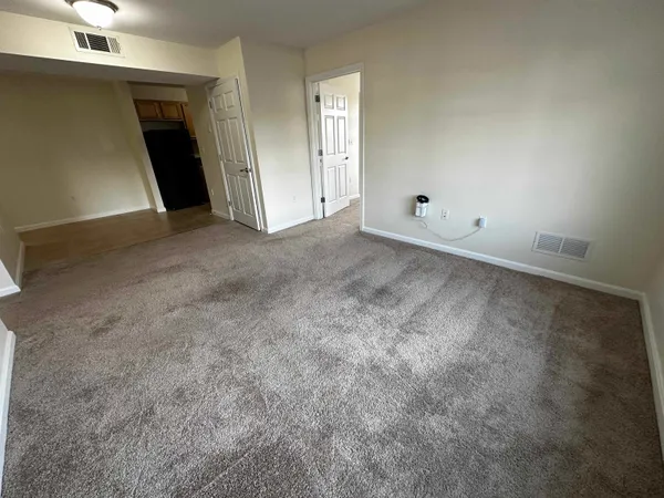 $1,961 | 20 Sentinel Court, Unit 210, Manchester, NH 03103