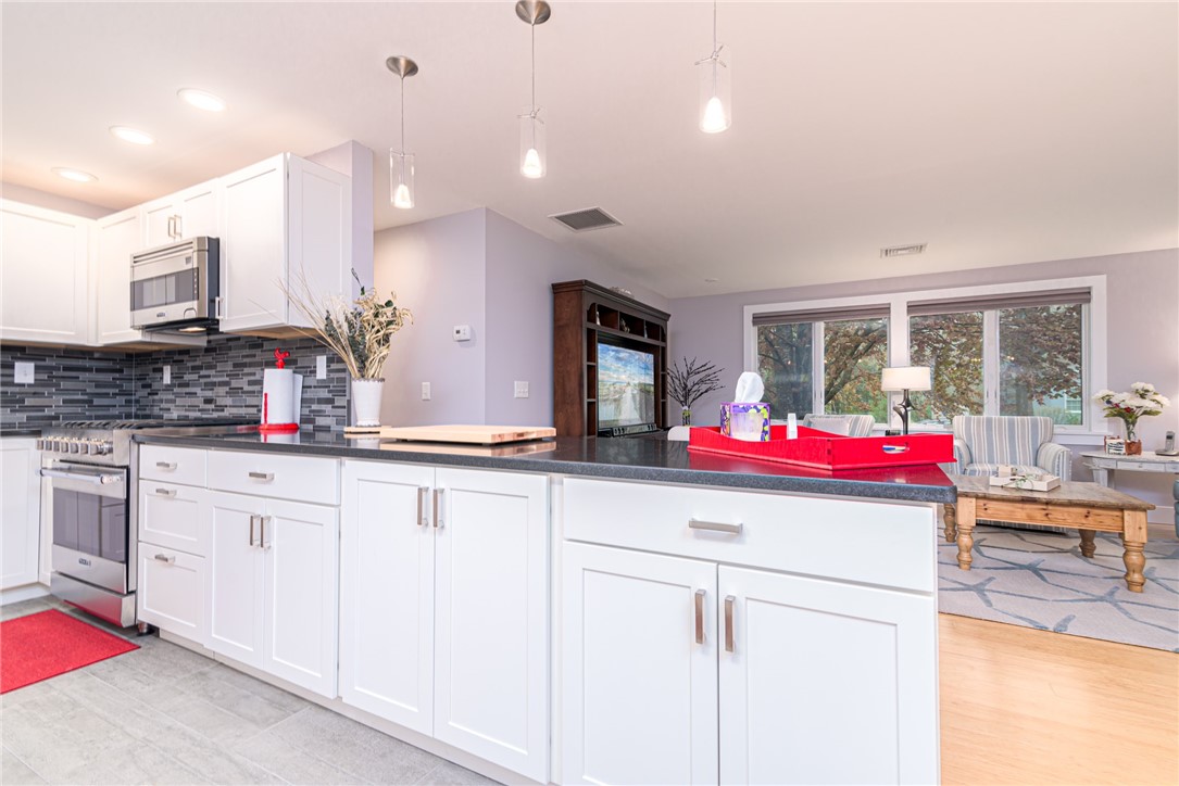 258 Mautucket Road South Kingstown, RI 02879 - Photo 7 of 33 Gallery Image 7