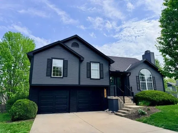 $375,000 | 2142 Southeast 6th Terrace, Lee's Summit, MO 64063