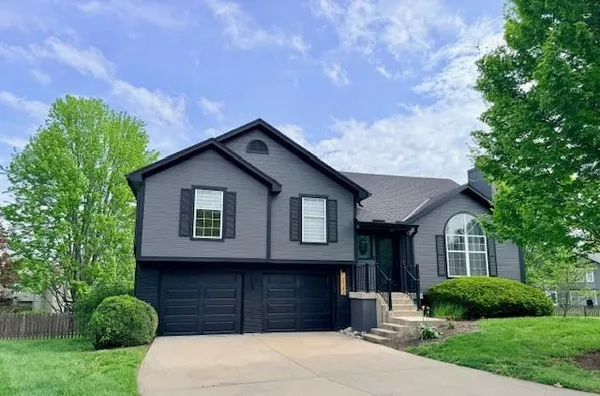 $375,000 | 2142 Southeast 6th Terrace, Lee's Summit, MO 64063