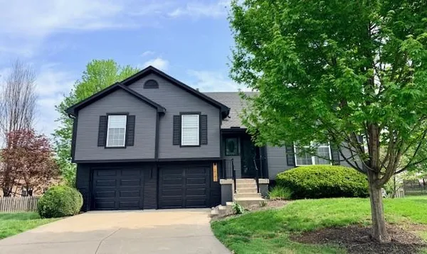 $375,000 | 2142 Southeast 6th Terrace, Lee's Summit, MO 64063