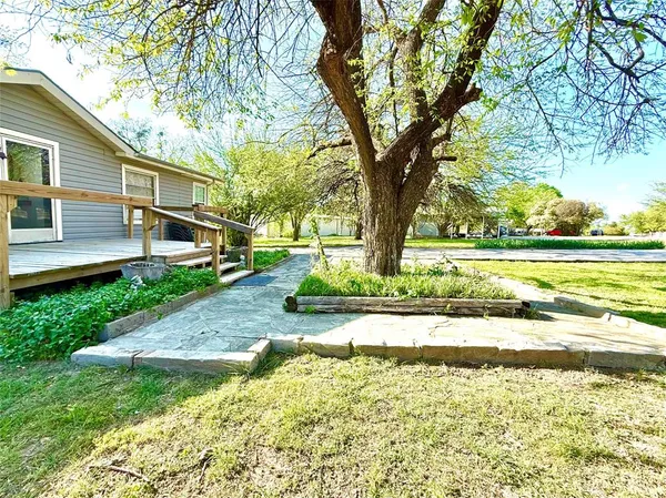 $229,000 | 664 Quail Creek Circle, Pottsboro, TX 75076