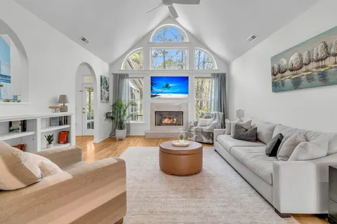 $1,095,000 | 1350 Brent Mill Court, Mount Pleasant, SC 29466